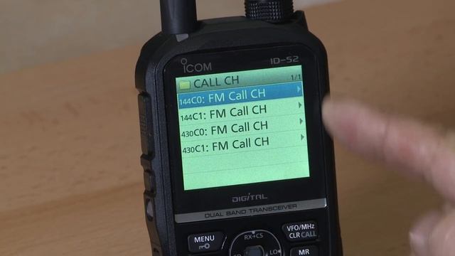 Reviewing the Icom ID-52E 5W D-STAR Transceiver смотреть онлайн