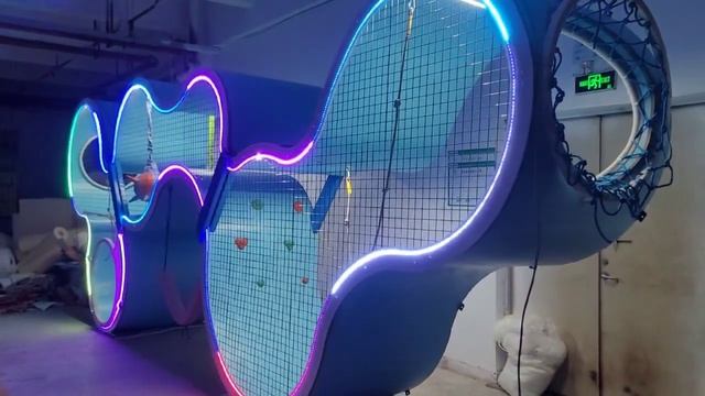 Новинка - настенный лабиринт смотреть онлайн