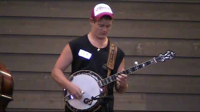 Dear Old Dixie, Johnathan Dillion, 6th Place Galax Banjo 8-11-2010.mpg смотреть онлайн