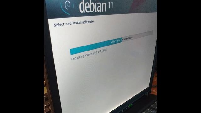 Installing 32-bit Debian 11 on an IBM Thinkpad T42 from 2004. смотреть онлайн