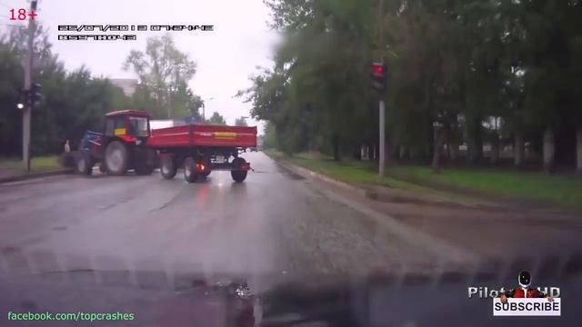 Аварии тракторов и комбайнов! Подборка! Accidents tractors and harvesters! Compilation! смотреть онлайн