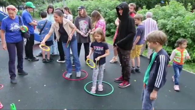 Фрагменты истории жизни клуба. "Путешествие в мир детства" смотреть онлайн