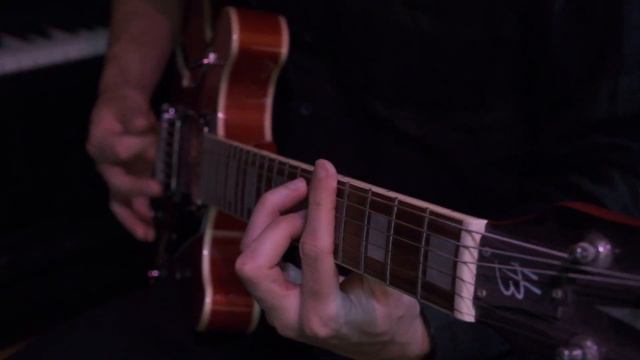 The Black Keys - Lonely Boy - Instrumental cover смотреть онлайн