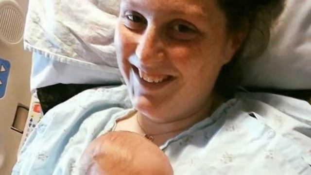 New Mom Makes A Startling Realization About The Doctor Who Just Delivered Her Baby смотреть онлайн