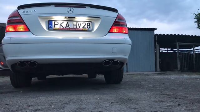 Mercedes W211 E500 306ps Sound Stock
