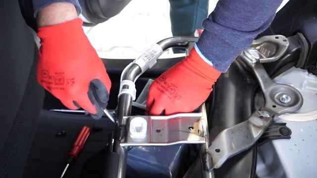 Toyota Yaris Hybrid Wymiana Akumulatora / Battery Replacement / замена батареи смотреть онлайн