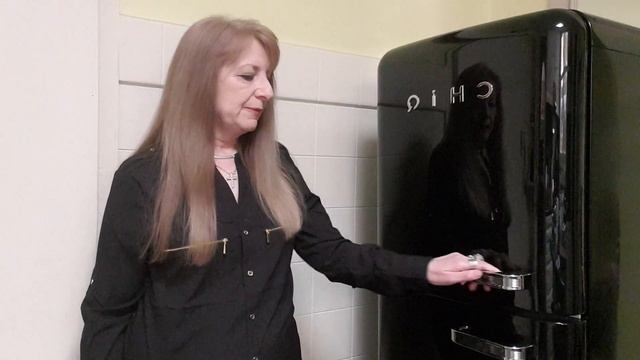 Concierge Member Helen Reviews the CHiQ Top Mount Fridge | The Good Guys смотреть онлайн