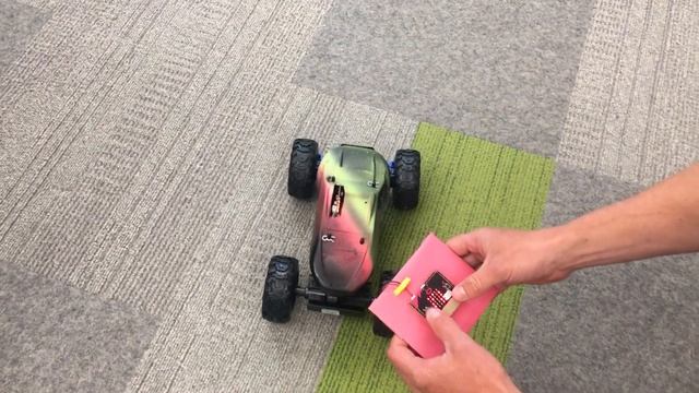 micro:bit Radio controller car смотреть онлайн