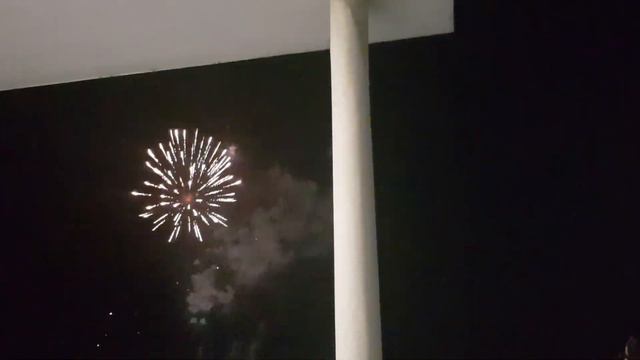 Время красной луны. Последний вечер лета в Бургасе Фейерверк Last evening of summer Burgas Bulgaria смотреть онлайн