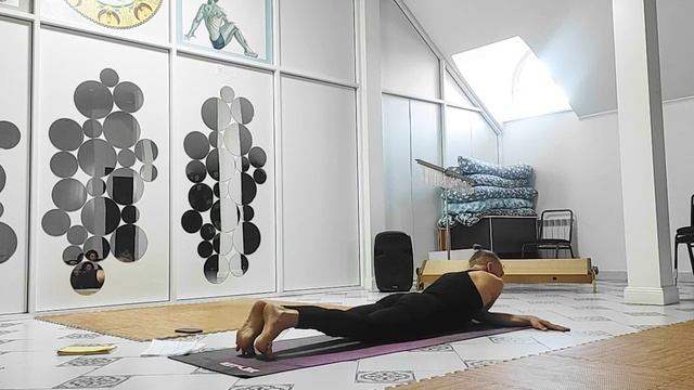 Практика в студии Верба (гарудасана) подробности в описании к видео смотреть онлайн