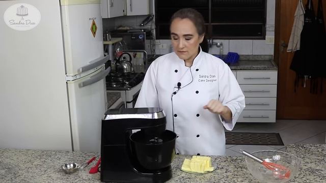 Buttercream de Merengue Suiço | Receita Sandra Dias | Especial Bolos Decorados смотреть онлайн