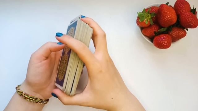 КАКОЙ РУКОЙ доставать карты из колоды + БОНУС / ОБУЧЕНИЕ ТАРО БЕСПЛАТНО ? смотреть онлайн