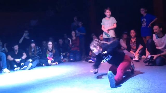 10.04.2016 9 жизней Anniversary, Lenich vs Knopa Hip-Hop 1/8 part2 смотреть онлайн