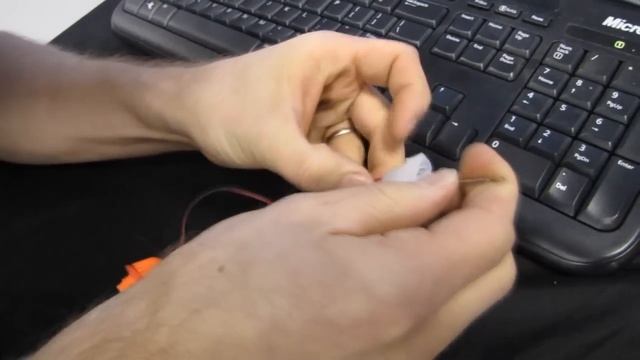 Undervolt Your Fans the Janky Way - Easy 7V Molex Mod Guide Tutorial Linus Tech Tips смотреть онлайн