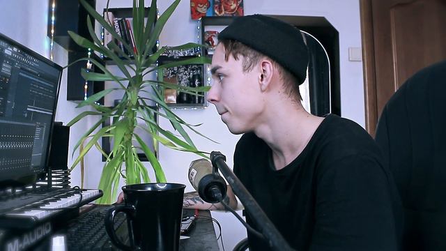 Я НАПИСАЛ АЛЬТЕРНАТИВНЫЙ РОК НА УКУЛЕЛЕ | Не умея на ней играть... смотреть онлайн