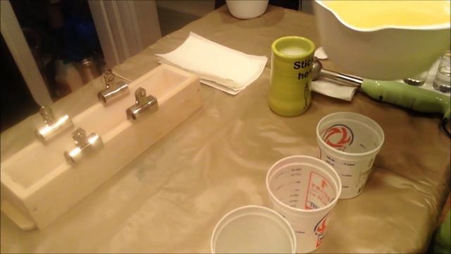 Making and Cutting Aloe Vera swirl soap A Bramblberry Soap Kit смотреть онлайн