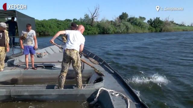 За день у Дніпро на Херсонщині вселено 180 тис. екз. стерляді смотреть онлайн