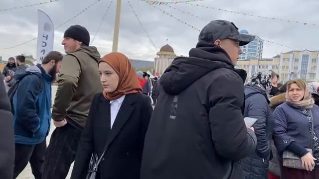 Репортаж с Фестиваля черемши в Грозном. 27 февраля 2021г. смотреть онлайн