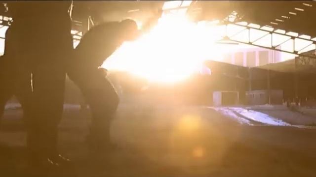 L'OMBRA DEL GIGANTE - Eros Ramazzotti (official Video 2001)