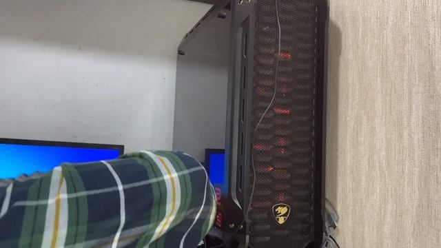 ОБЗОР МОЕГО РАБОЧЕГО МЕСТА /МЕСТО СТРИМЕРА 150.000 /ЧЕСТНЫЙ СТРИМЕР /ROOM TOUR смотреть онлайн