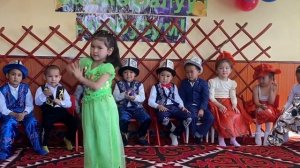 Ясмина Нурсултановна 5 лет танец Хатуба