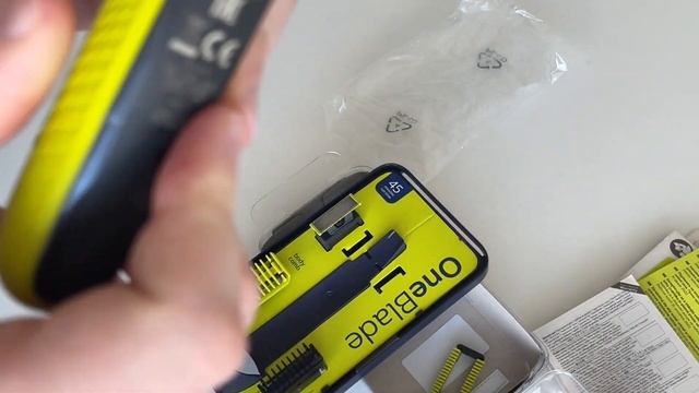 Philips OneBlade спустя два года. Купил ещё один. Распаковка, обзор и сравнение QP2620 и QP2520 смотреть онлайн
