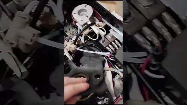 Кофемашина Rondell RDE -1110 ремонт, вода льётся но кофе не идёт смотреть онлайн