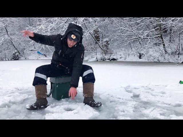 РЫБАЛКА в МЕТЕЛЬ / Нашли Рыбу в Корягах смотреть онлайн