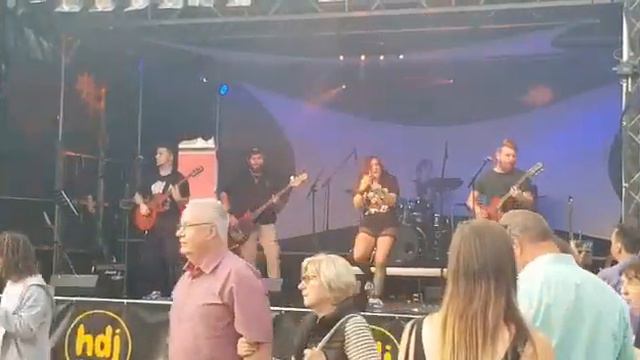 Holiday (Green Day) + Gonna Go Far Kid (The Offspring) - Helium Nation Cover смотреть онлайн