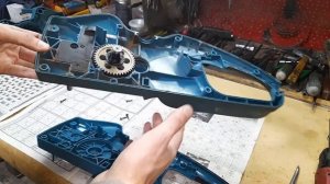 Сорвало шпильку, замена корпуса Makita UC3541A