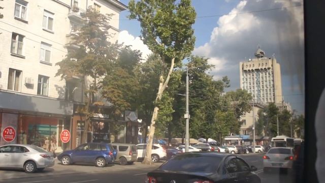 Кишиневский троллейбус на аккумуляторных батареях на Аэропорт по центру Кишинева и общение. смотреть онлайн