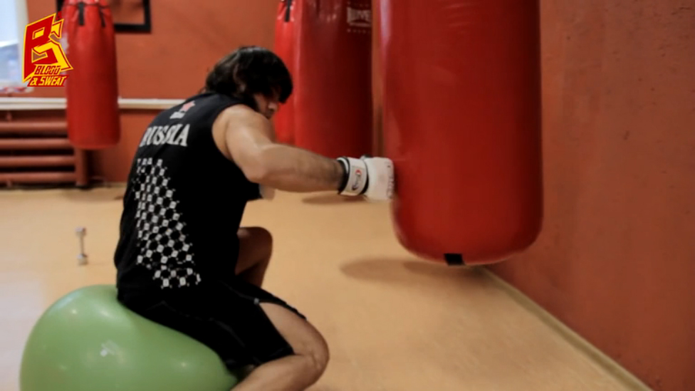 Правый прямой. Техника и наработка удара. смотреть онлайн