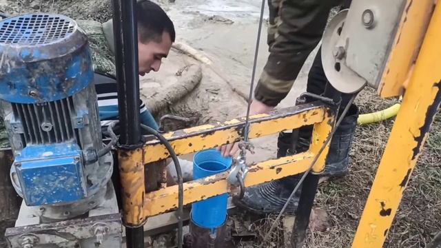 Бурение скважины. Или как мы на даче воду добывали? смотреть онлайн