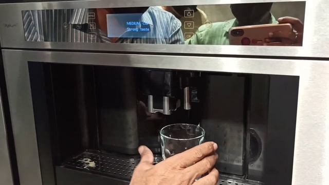 Whirlpool built-in coffee machine demo and working. How to use coffee machine. смотреть онлайн