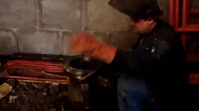 Будни водопроводчиков, сварка коллектора ХВС с обмывкой. смотреть онлайн