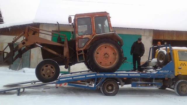 Покупаем,грузим и везём домой МТЗ-82 с большой кабиной и в родной краске. смотреть онлайн