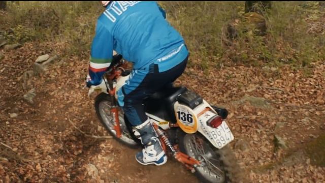REGOLARITÁ - Vintage Enduro Heroes смотреть онлайн