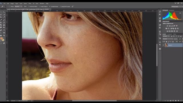 How to use spot healing brush tool in photoshop | photoshop tutorial #photoshop #removescars смотреть онлайн