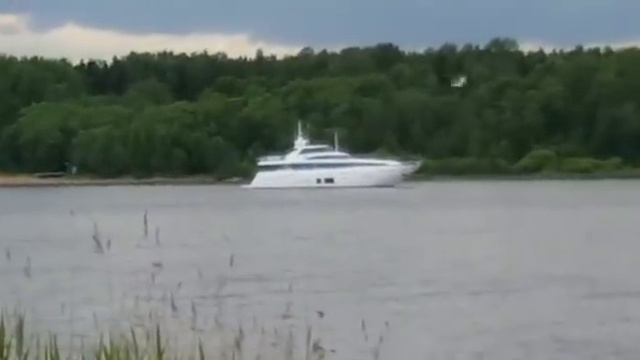 Яхта Медведева под Шлиссельбургом смотреть онлайн