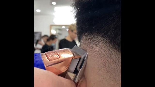 Фэйд на жесткий азиатский волос. Как стригут в Казахстане? смотреть онлайн