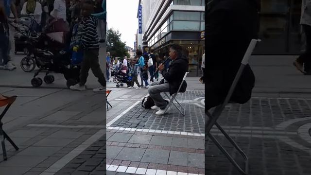 Лучший Уличный музыкант дудуки смотреть онлайн