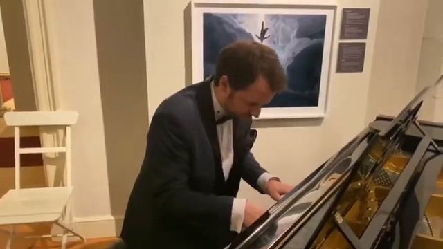 Красива играют на рояли смотреть онлайн