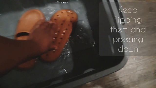 How to unshrink or stretch Crocs* смотреть онлайн