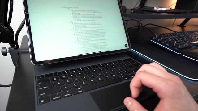 Magic Keyboard Review - 1 Year Later смотреть онлайн