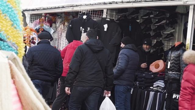 ПРАНК 90е: КРЫШУЮ РЫНОК / реакция людей | VASALAMOV смотреть онлайн