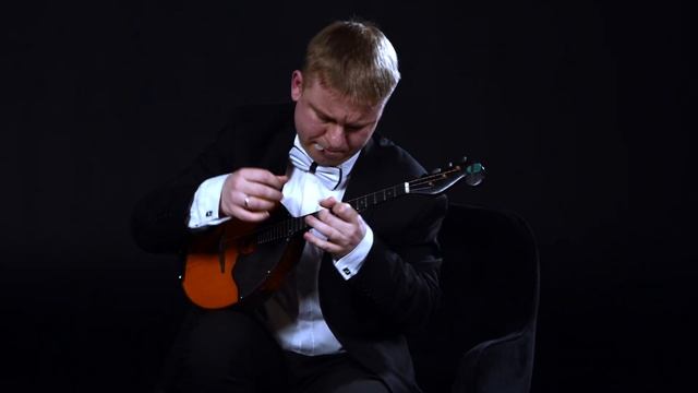 П.Михнюк - Каприс №1 "Fake polonaise" из цикла "Триптих каприсов в танцевальных стилях разных эпох" смотреть онлайн