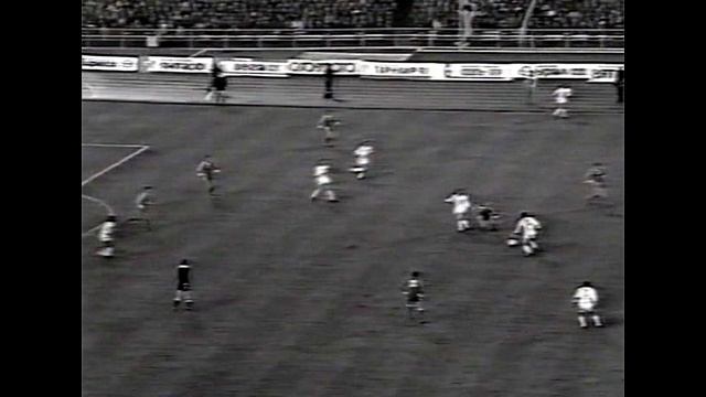 Образцовая атака сборной СССР (Гаврилов - Черенков - Евтушенко). 1983. СССР - Польша 2:0. смотреть онлайн