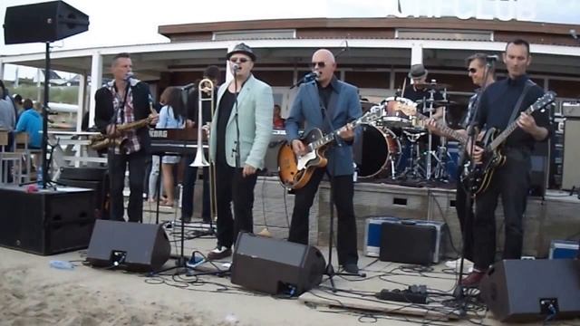 The Downbeat Detonators - Skin Of My Bones (Surfclub Noordwijk) смотреть онлайн