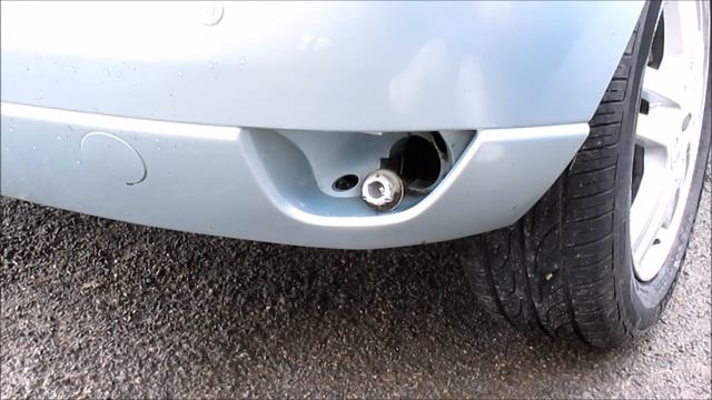 How to Remove and Replace Ford Focus Rear Fog or Reverse light смотреть онлайн