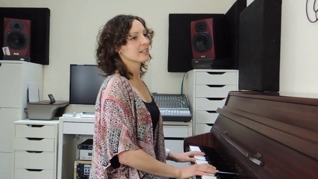 Learn to sing a chromatic scale // Singers Advice смотреть онлайн